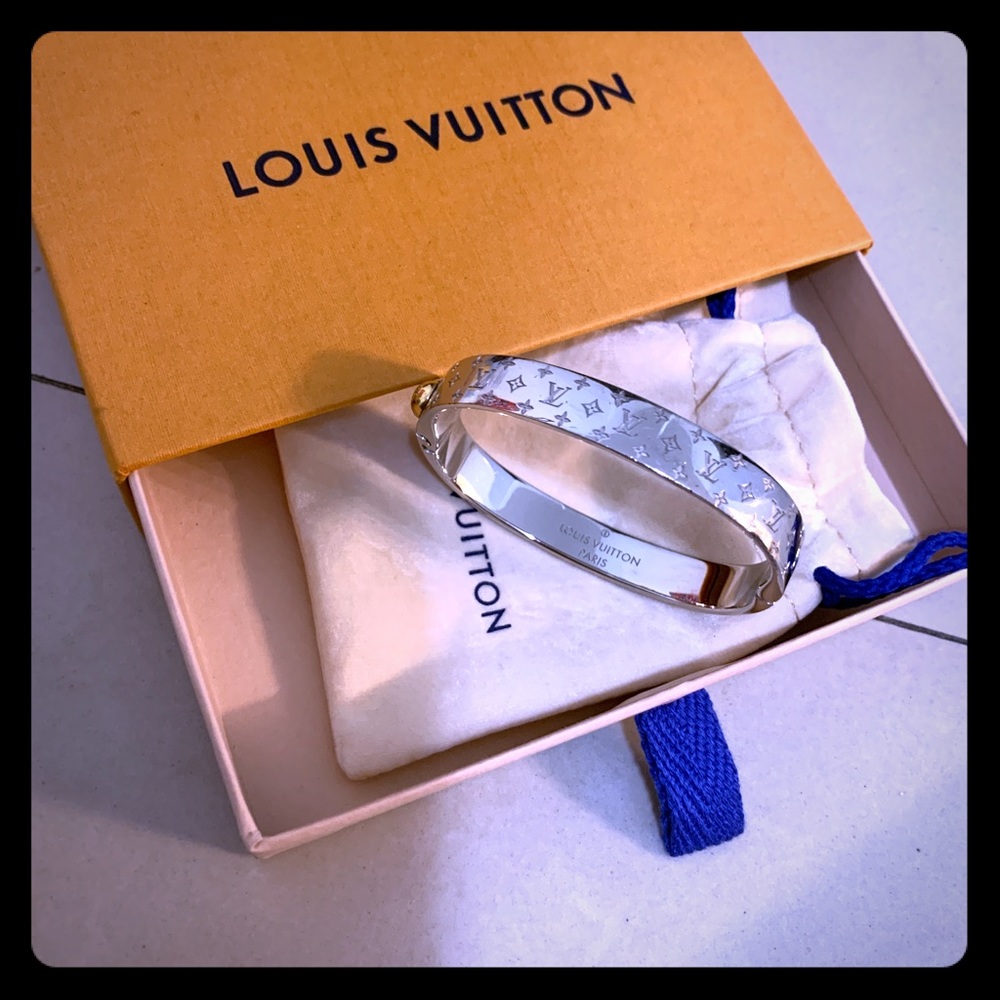 LV bracelet